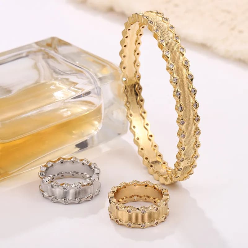 Elowen Rhinestone Eternity Bangle