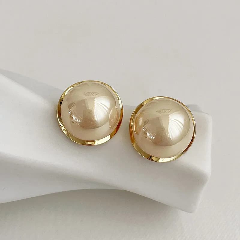 Isla Pearl Studs